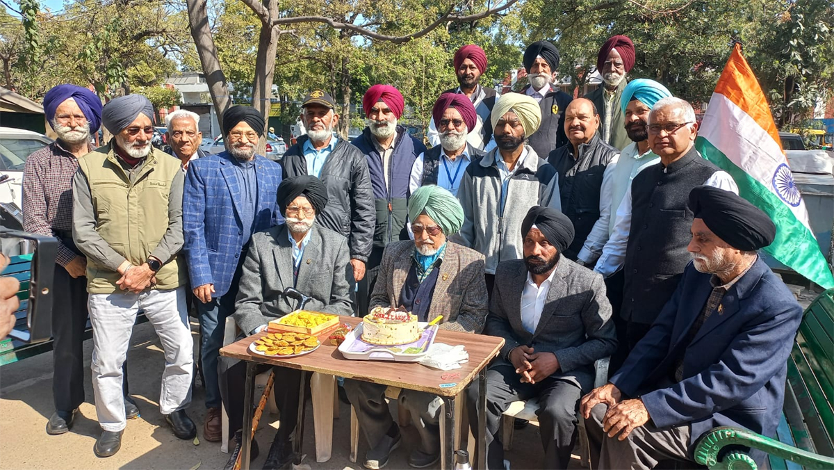 ਆਪਣੀ ਜਾਨ ਦੀ ਪਰਵਾਹ ਨਾ ਕਰਦਿਆਂ 5 ਵਿਅਕਤੀਆਂ ਨੂੰ ਡੁਬਣ ਤੋਂ ਬਚਾਉਣ ਵਾਲੇ ਸਾਬਕਾ ਫੌਜੀ ਹਰਜਿੰਦਰ ਸਿੰਘ ਦਾ ਸਨਮਾਨ